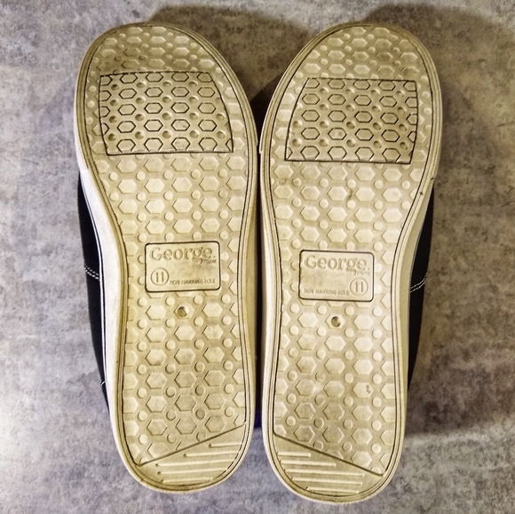 George - Picture 3 of 5